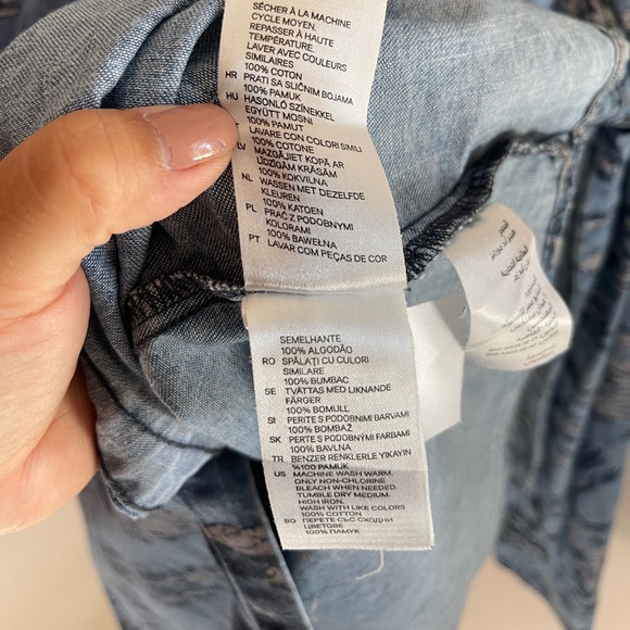 Divided H&M Long Sleeve Blue Print Pearl Snap Front Shirt Men Size Medium - Picture 4 of 10